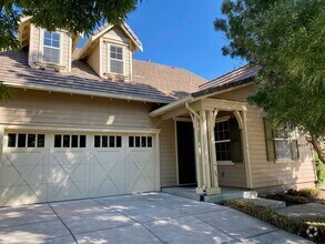 Building Photo - 4 bedroom home in Bethany village
