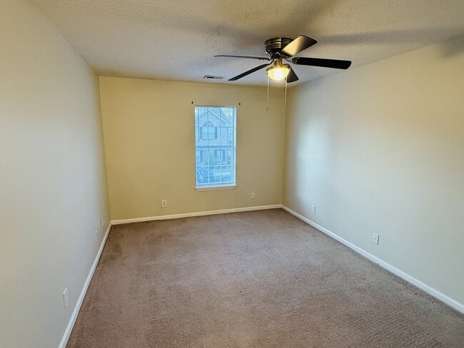 Building Photo - 2932 Mulberry Ln