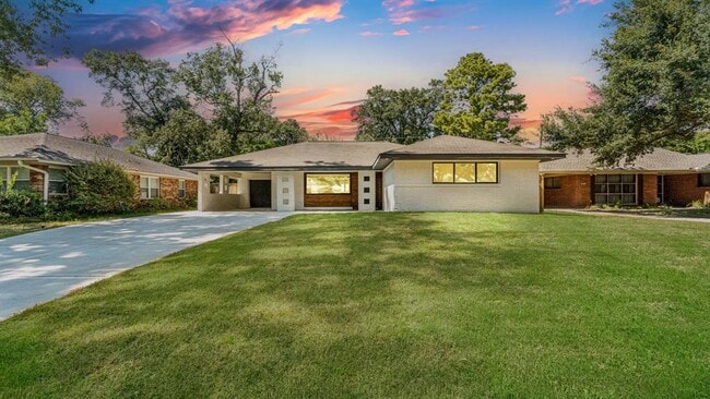 Building Photo - 6414 Woodbrook Ln