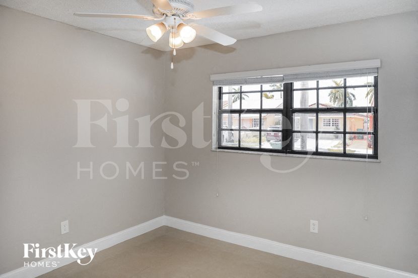 Building Photo - 8806 NW 114th Terrace