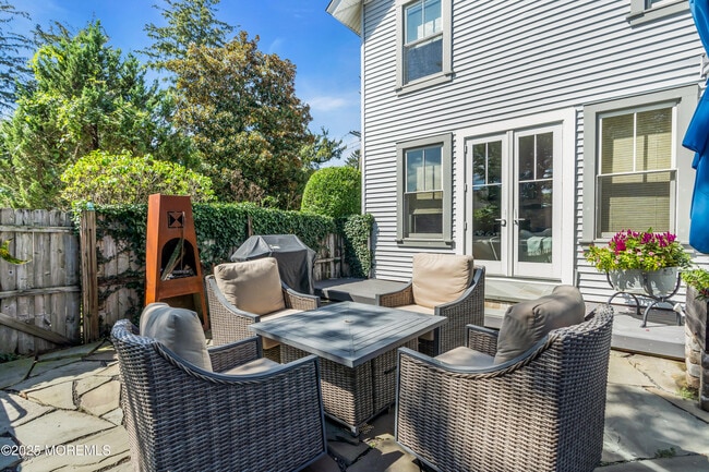 Building Photo - 146 Rumson Rd