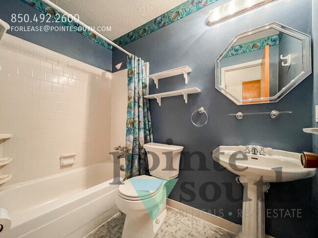 Building Photo - 5527 Sunburst Ln
