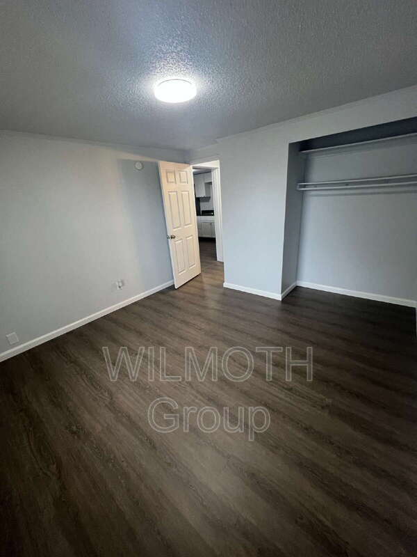 Building Photo - 2000 Indianapolis Rd