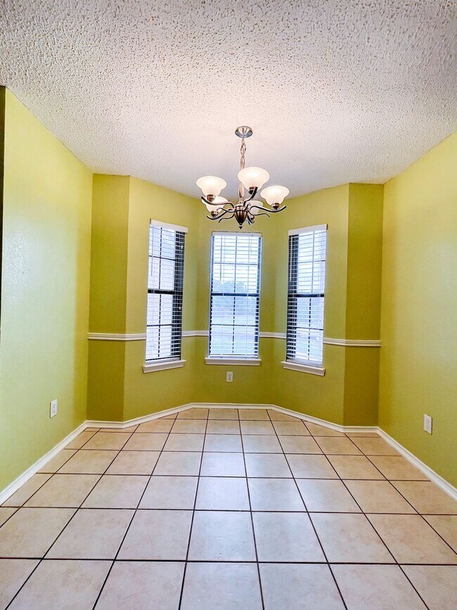 Building Photo - 3406 Bamboo Ln