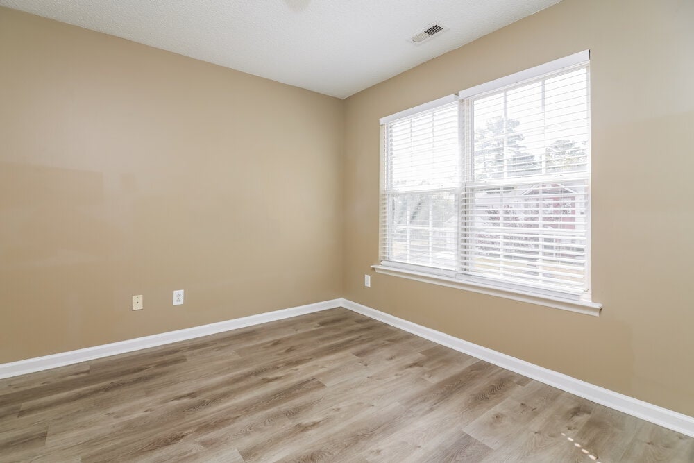 Building Photo - 8401 Neuse Hunter Dr