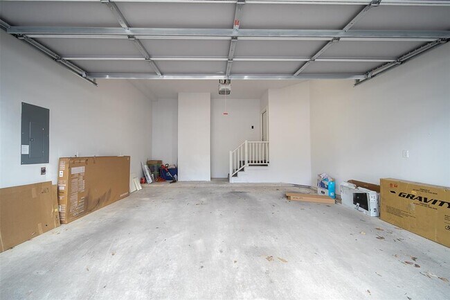 Building Photo - 5743 Kiam St