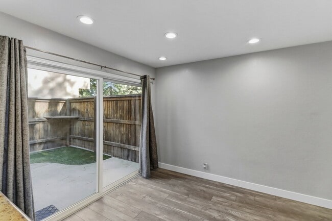 Building Photo - North Davis Condo-Available