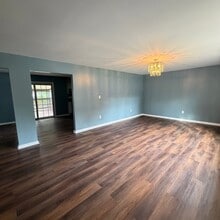 Building Photo - 21 Berg Ave