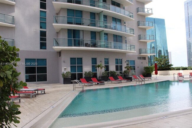 Building Photo - 1100S S Miami Ave