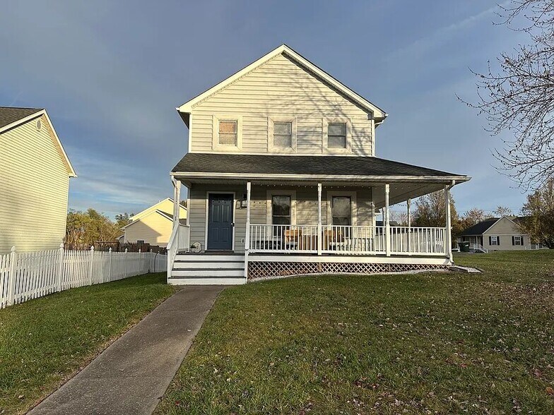 Primary Photo - 2013 Mosley St