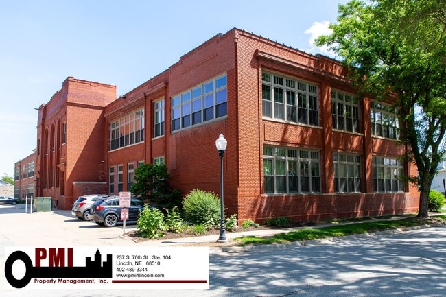 Building Photo - 1223 N 9th St