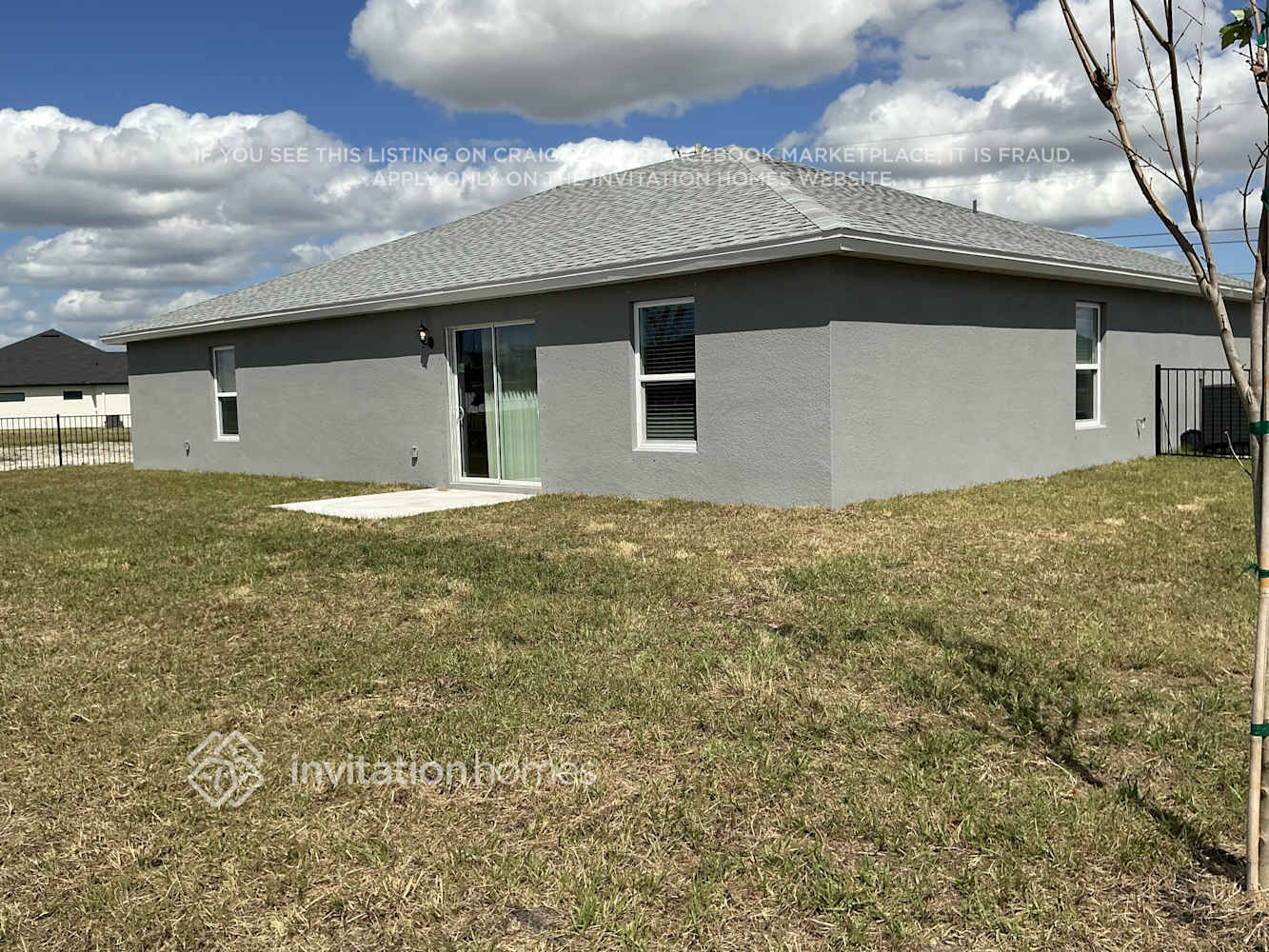 Building Photo - 320 SW 13th Ct
