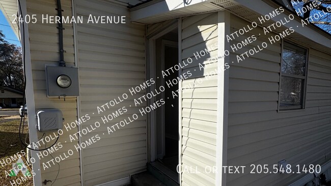 Building Photo - 2405 Herman Ave
