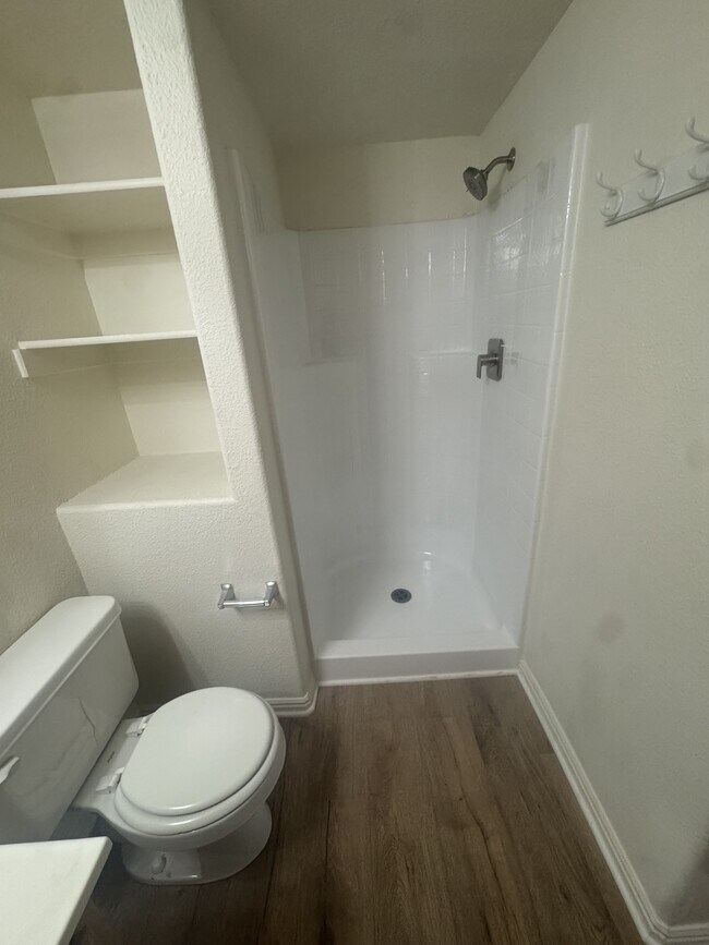 Building Photo - 1122 E 300 S