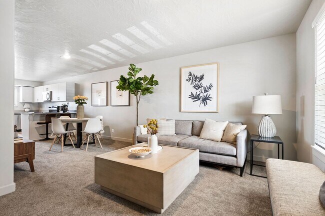 Building Photo - Beautiful End Unit