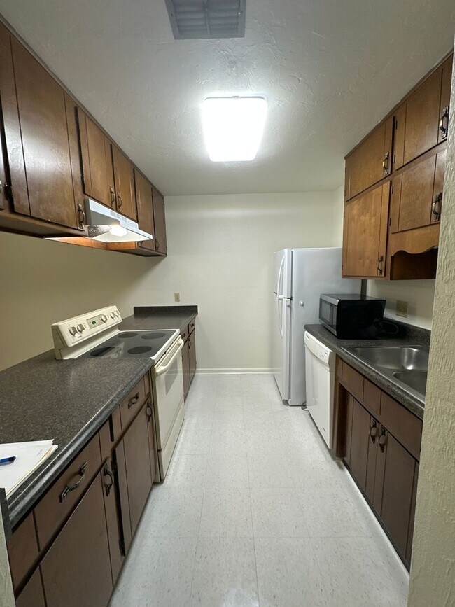 Building Photo - 3708 Donovan Dr