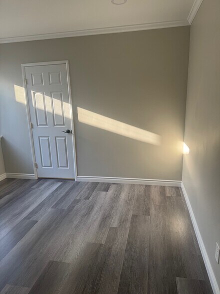 Master bedroom view - 1 - 445 W Ellis Ave