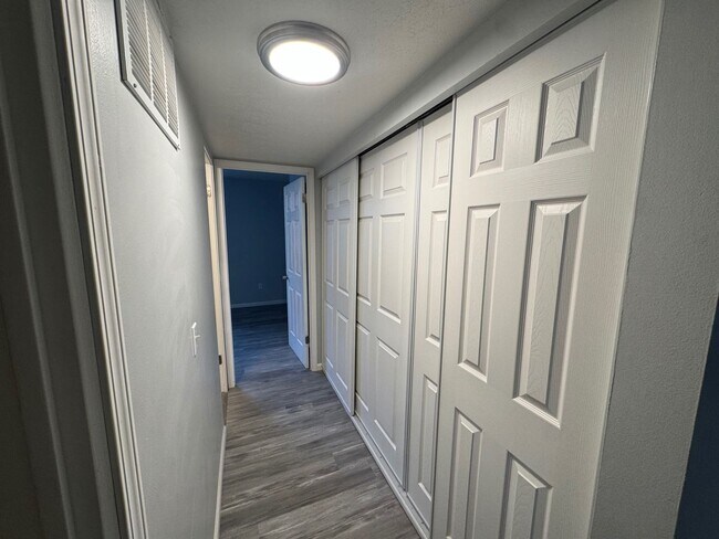 Building Photo - Charming 2-Bedroom Property (Water, Trash and Recycling and Sewer taken care by HOA)