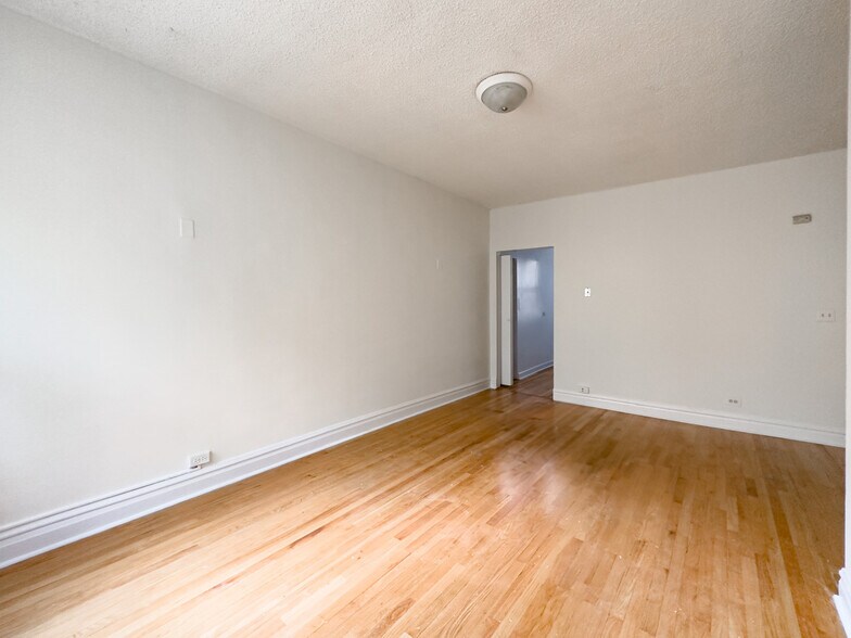 Building Photo - 1540 N Kedzie Ave