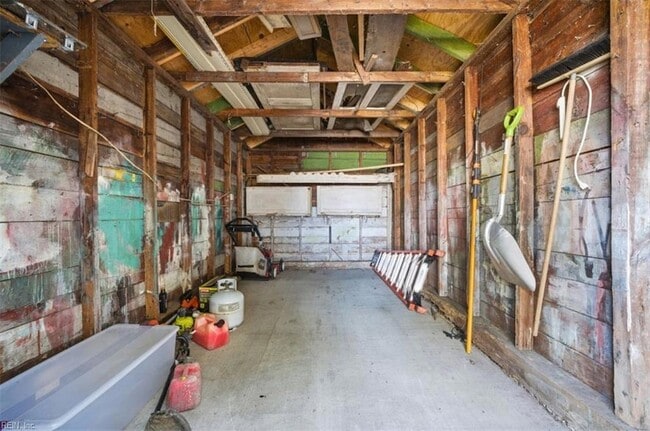 Building Photo - 1325 W Little Creek Rd