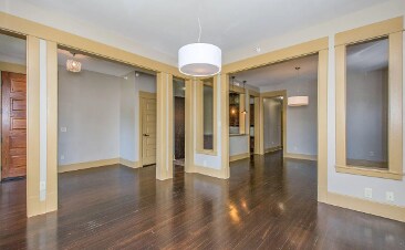 Building Photo - Historic 1 Bed/1 Bath Apartment in the Heart of Sherman Hill!