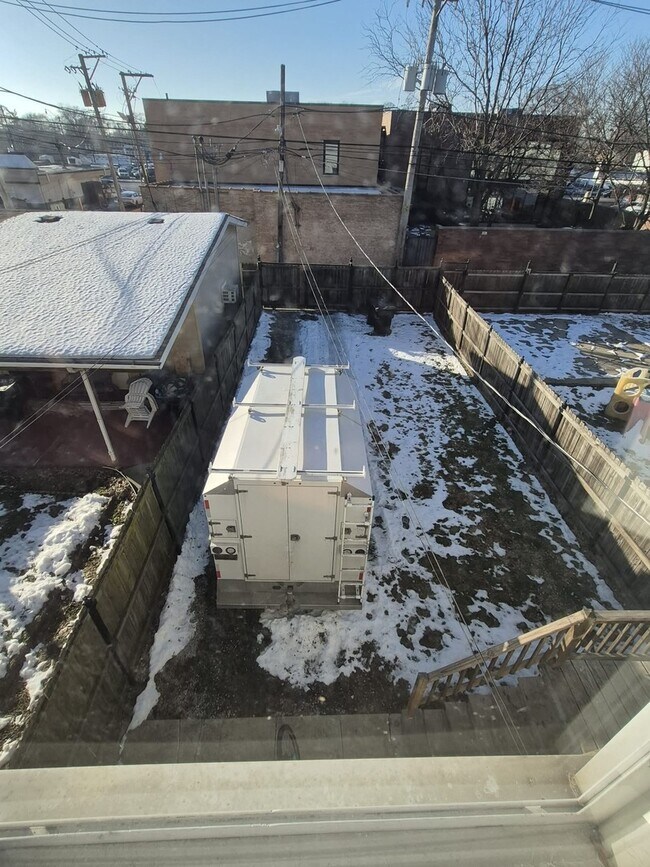 Building Photo - 6840 S Claremont Ave