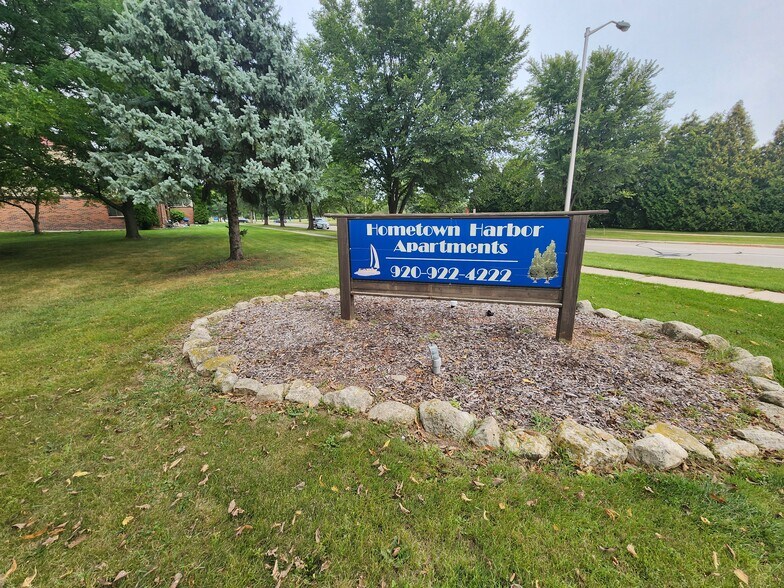 Primary Photo - Hometown Harbor Apartments