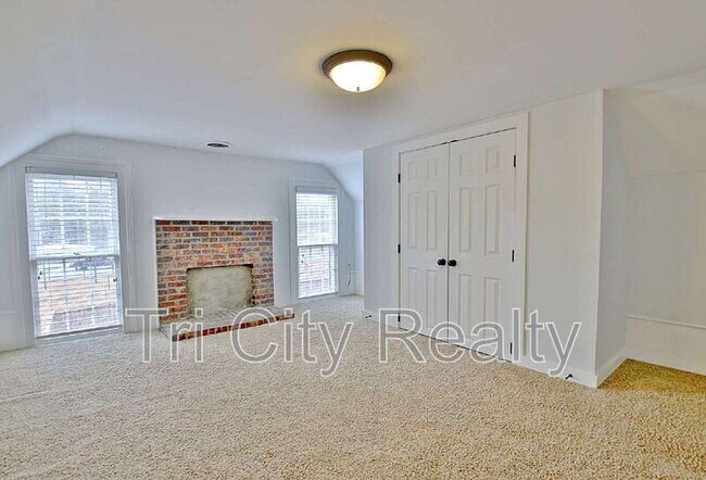 Building Photo - 115 Church Aly