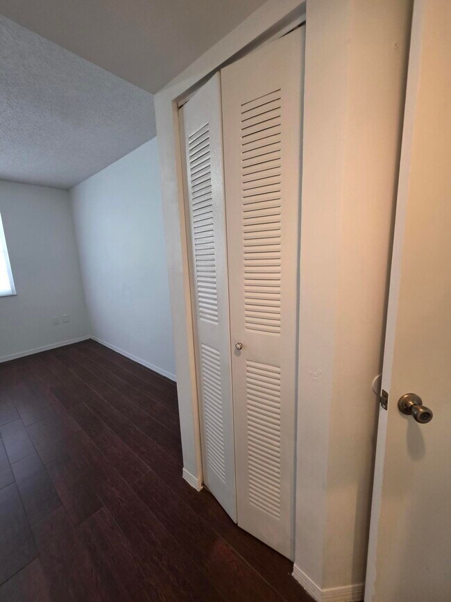 Building Photo - 4175 N Haverhill Rd