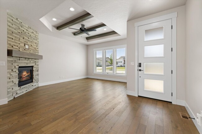 Building Photo - Resort-Style Living in the Prestigious Riv...