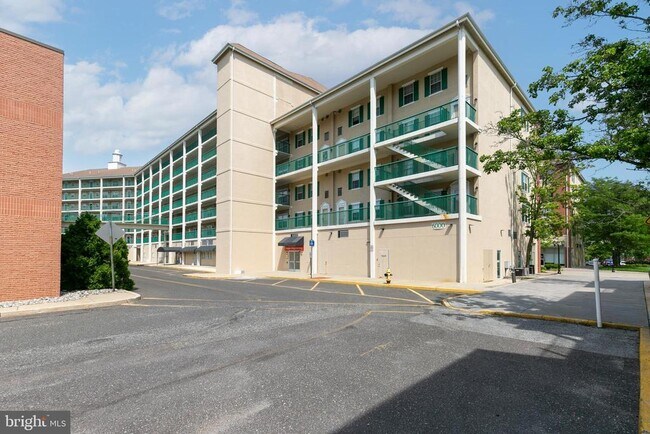 Building Photo - 6072 Main St