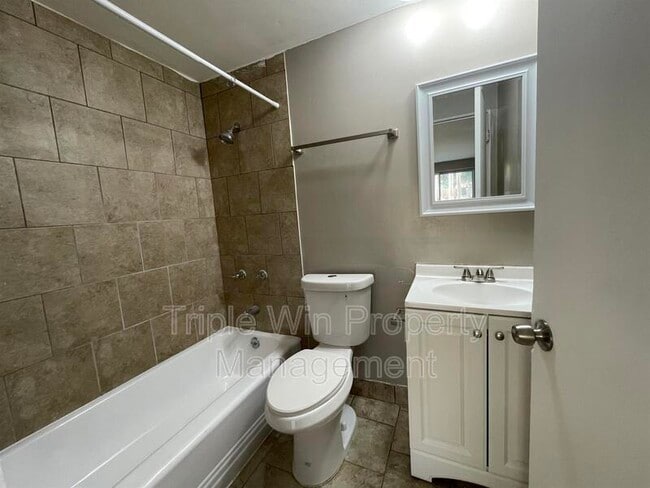 Building Photo - 410 Ridge Dr