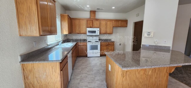 Building Photo - 3201 Bea Ct