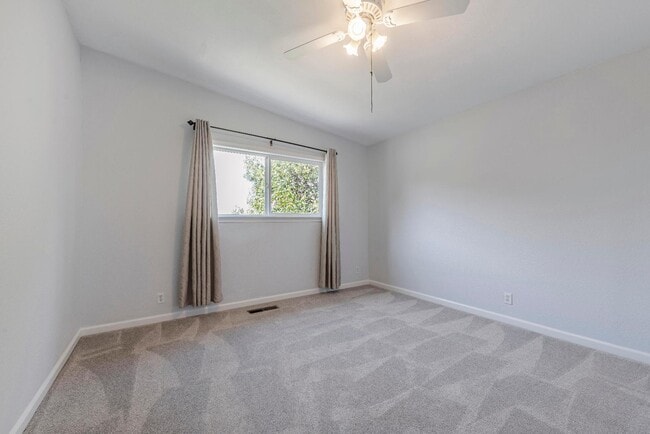 Building Photo - 2577 Gonzaga St