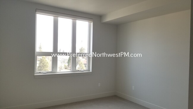 Building Photo - Luxury 1 Bedroom Condo at The Midtown