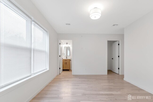 Building Photo - 73 Stuyvesant Ave.