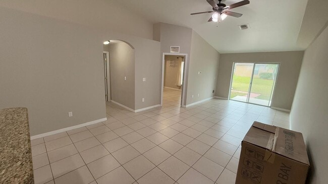 Building Photo - 1619-1621 SW 33rd St- Duplex