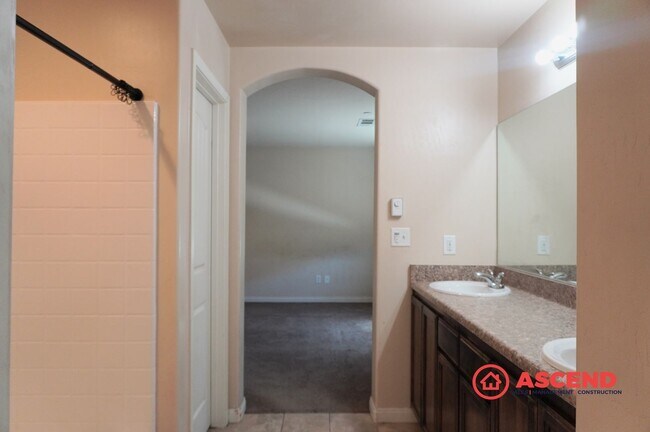 Building Photo - 6907 Englefield Dr
