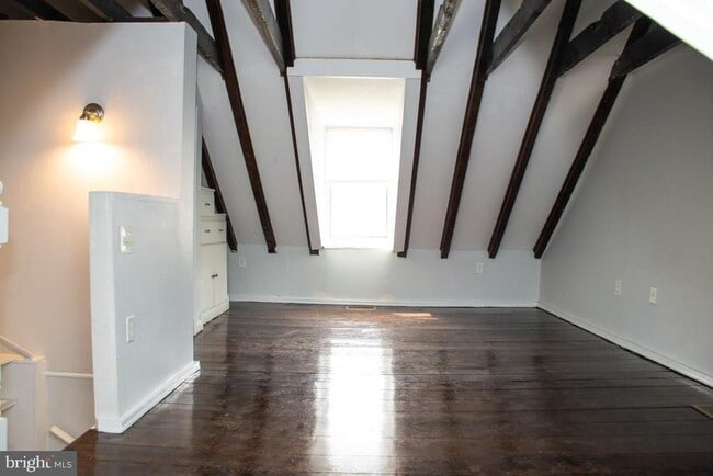 Building Photo - 8 E Henrietta St