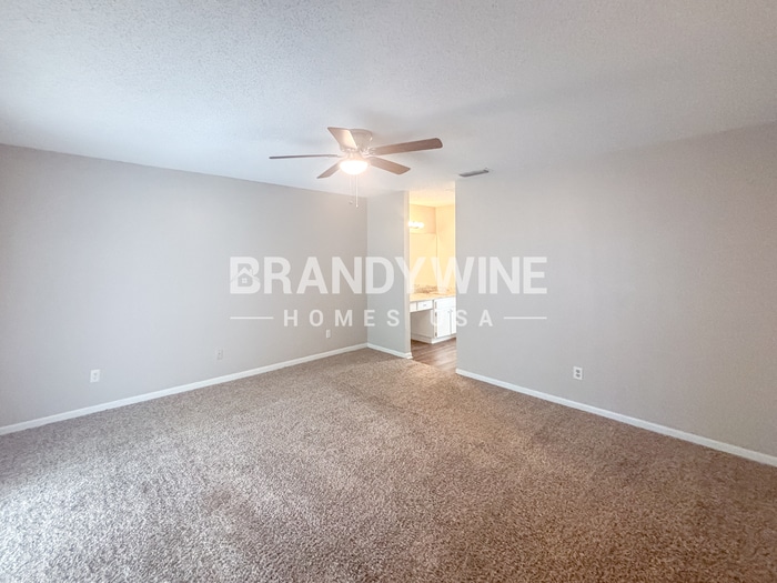 Building Photo - 734 Sandy Creek Dr