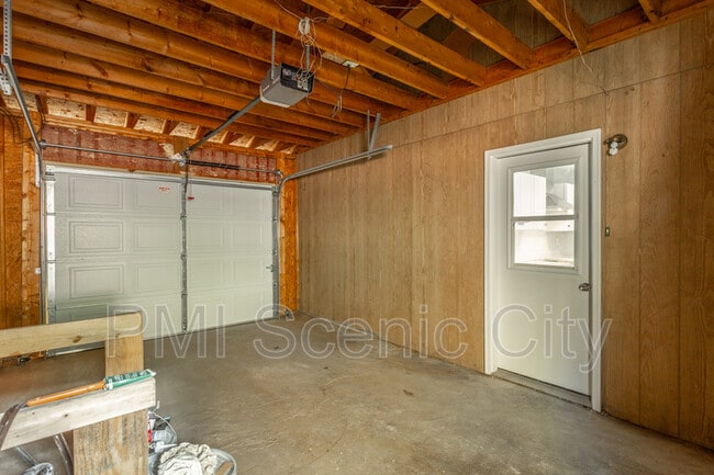 Building Photo - 845 Donaldson Rd