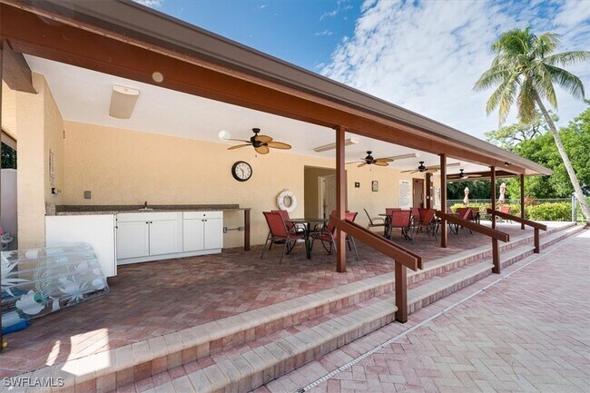 Building Photo - 2009 Pine Isle Ln