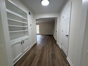 Building Photo - 2 Bedroom 2.5 Bath Condominium in Sweetwater Plantation