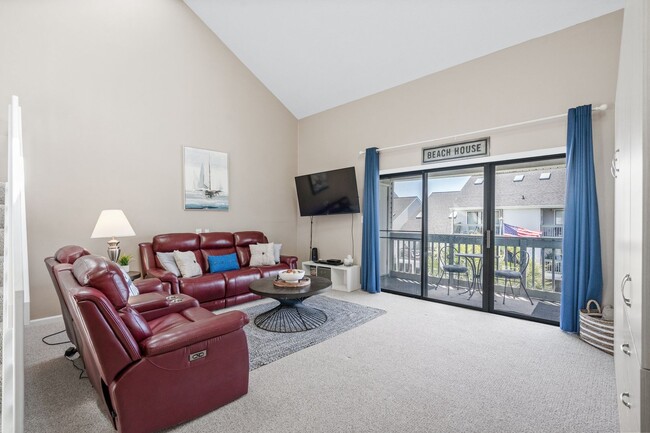 Building Photo - ***Free Utilities***Please note, this is a...