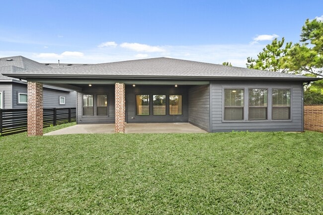 Building Photo - 15914 Dedication Dr