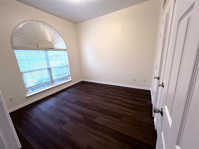 Building Photo - 1530 Summerfield Dr