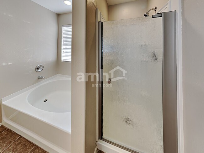 Building Photo - 6911 W Irwin Ave