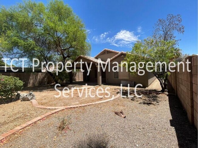 Building Photo - Charming 4 Bedroom in Great Location!
