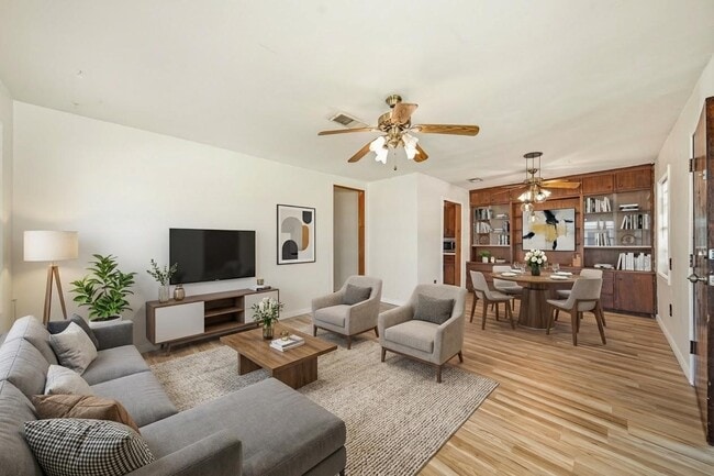 Building Photo - 602 N Circle Dr