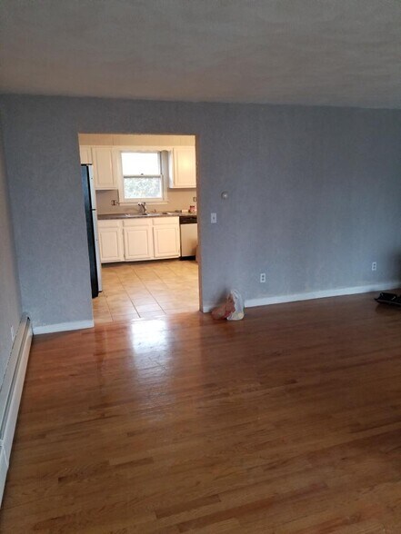 Building Photo - 83 Phenix Ave